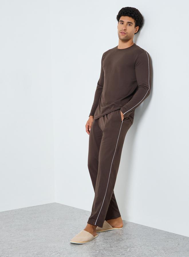 ستايلي طقم بيجاما من بنطال وتيشيرت سادة بأكمام طويلة - Image 1